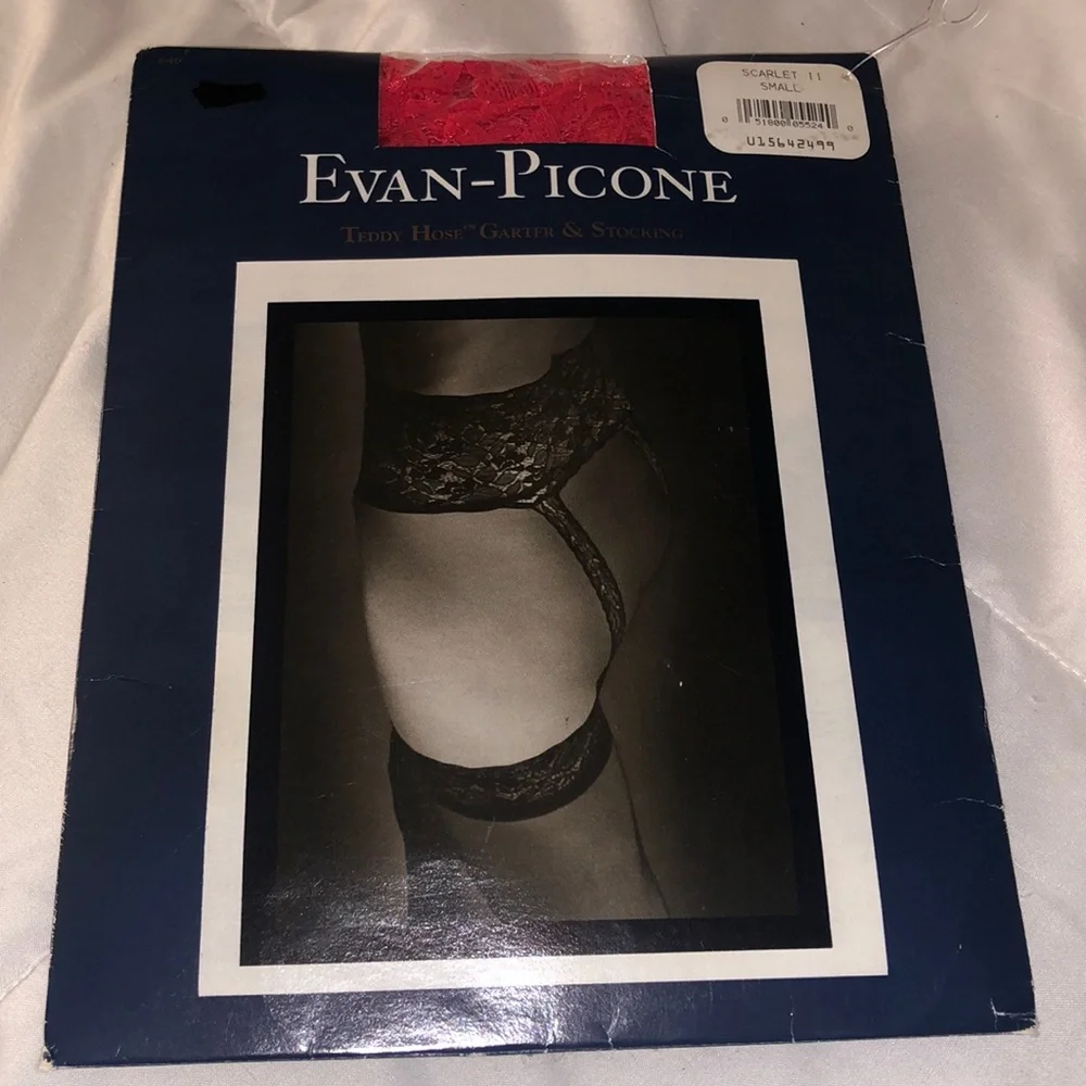 Evan-Picone teddy hose garter and stocking set size small